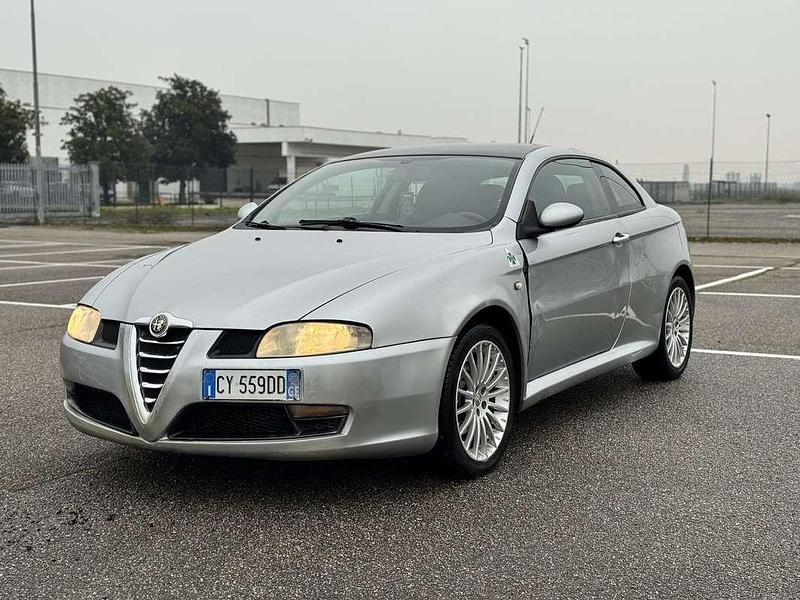 Usata Alfa Romeo GT 150 CV (110 kW) 2005 Grigio Coupé