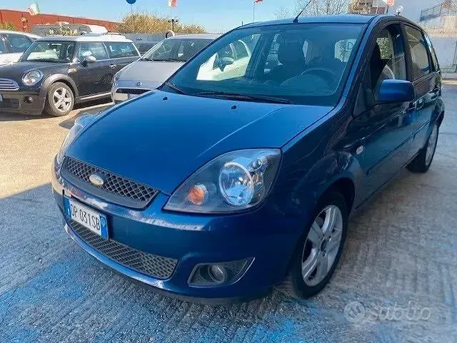 Usata Ford Fiesta Ghia 75 CV (55 kW) 2008 Blu Utilitaria