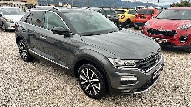 Usata VW T-Roc Business 150 CV (110 kW) 2021 Grigio SUV