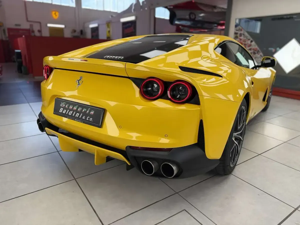 Usata Ferrari 812 799 CV (587 kW) 2019 Other Coupé