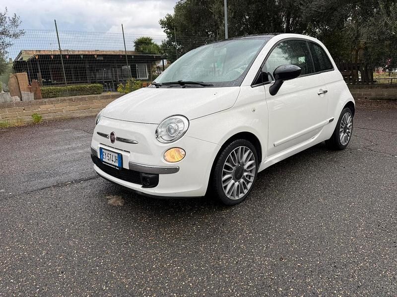 Bianco Usata 2015 Fiat 500 Lounge Tre volumi | 5800 € (Ottimo prezzo) - Immagine 1/4