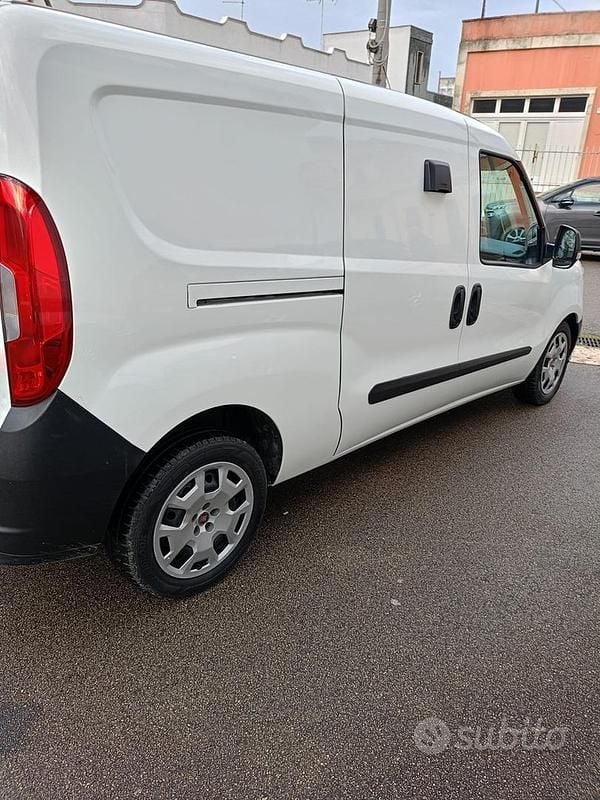 Usata Fiat Doblò 105 CV (77 kW) 2018 Bianco Monovolume