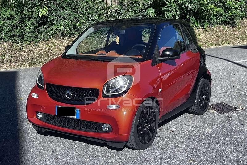 Arancione Usata 2015 Smart ForTwo Coupé Passion Due volumi | 9000 € (Buon prezzo) - Immagine 1/4