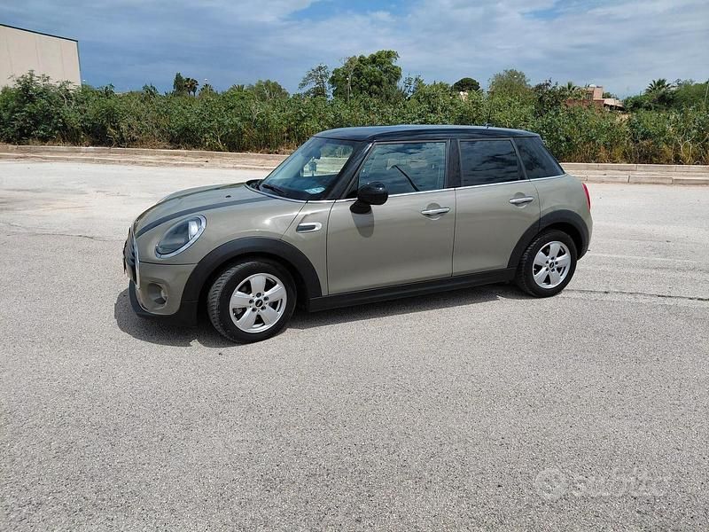 Usata Mini Cooper D 116 CV (85 kW) 2018 Grigio Utilitaria