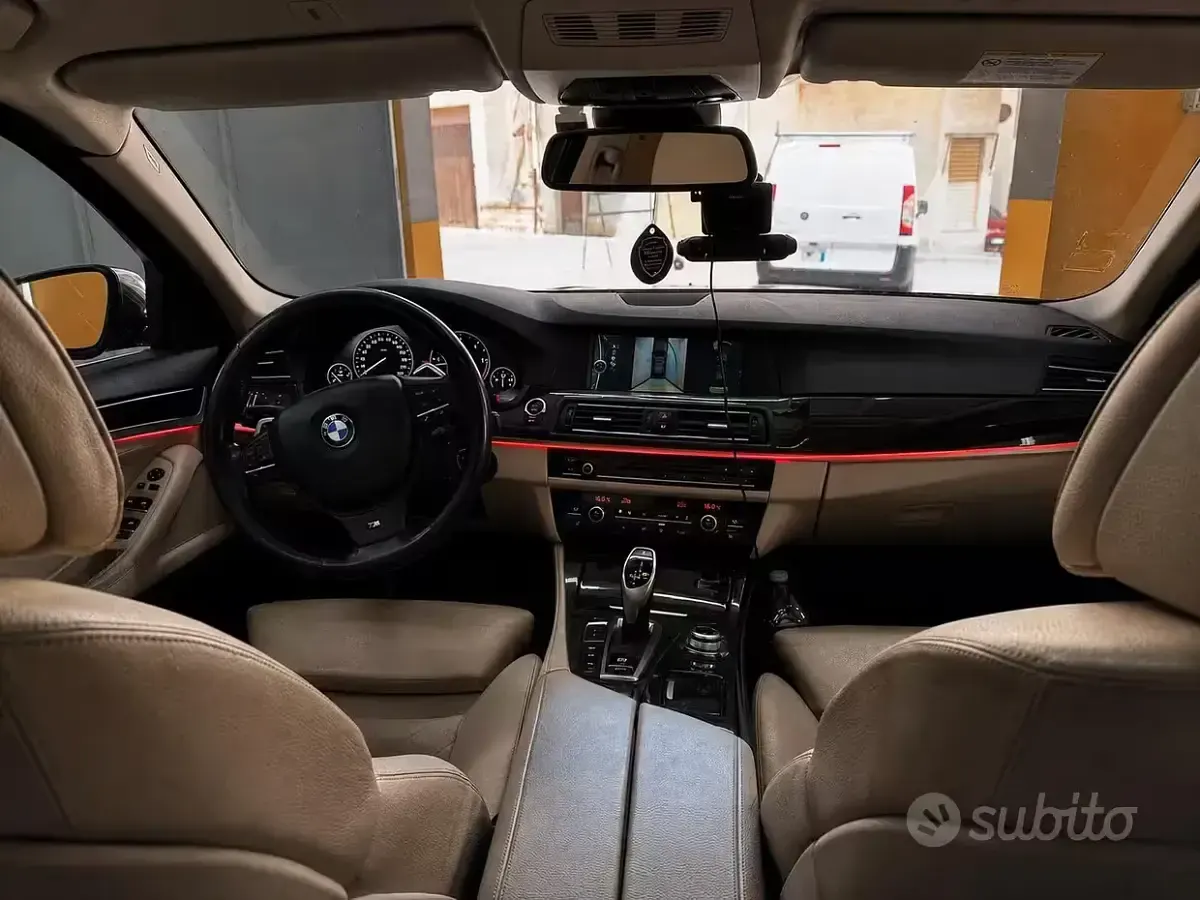 Usata BMW 530 Luxury Line 258 CV (189 kW) 2014 Nero Station wagon