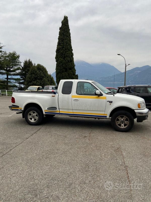Usata Ford F-150 305 CV (224 kW) 2002 Bianco Pick-up