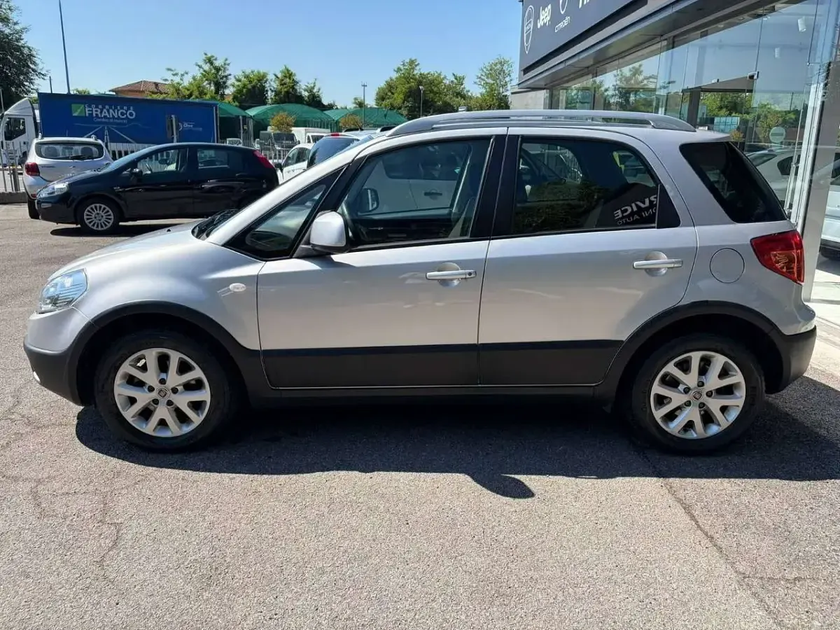 Usata Fiat Sedici Emotion 120 CV (88 kW) 2010 Argento SUV