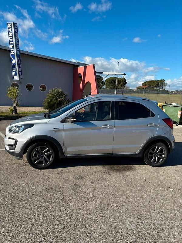 Usata Ford Ka Plus Active 86 CV (63 kW) 2018 Grigio Utilitaria