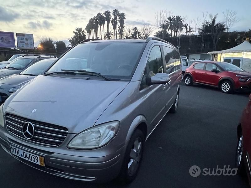 Usata Mercedes Viano 2010 Grigio Monovolume