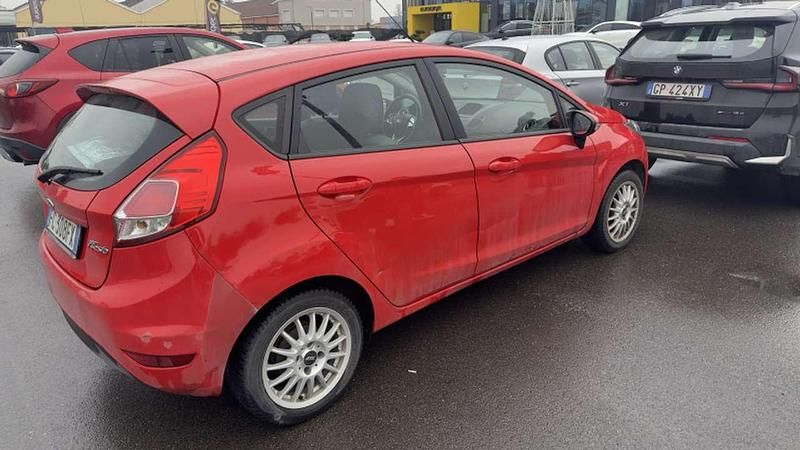 Usata Ford Fiesta Titanium 80 CV (58 kW) 2016 Rosso Utilitaria