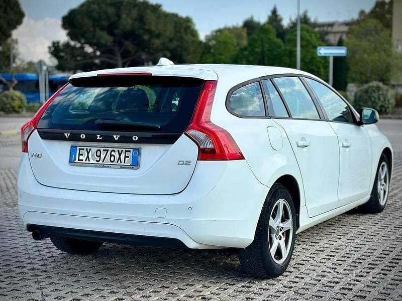 Usata Volvo V60 115 CV (84 kW) 2015 Bianco Station wagon