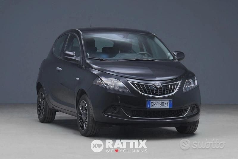 Usata Lancia Ypsilon 69 CV (50 kW) 2024 Nero Utilitaria