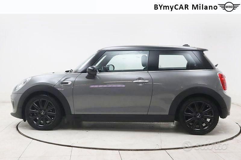 Usata Mini Cooper D Hype 115 CV (84 kW) 2017 Nero Utilitaria