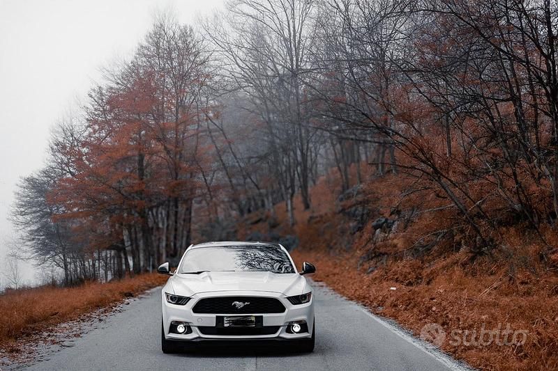Bianco Usata 2019 Ford Mustang Coupé | 32.000 € (Molto cara) - Immagine 1/4