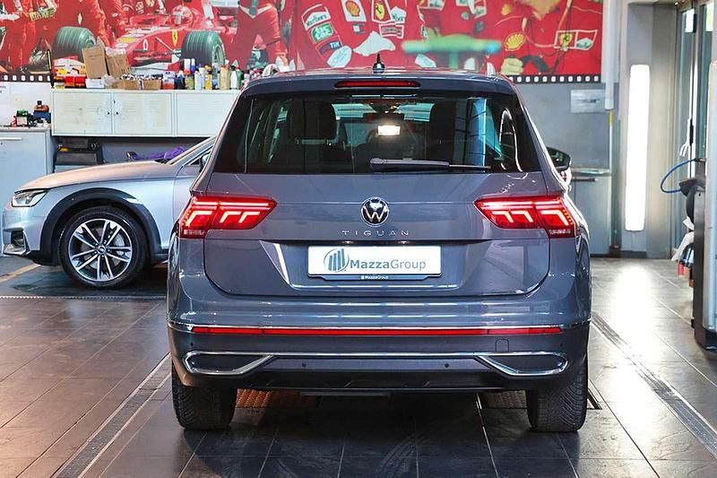 Usata VW Tiguan Elegance 150 CV (110 kW) 2023 Grigio SUV