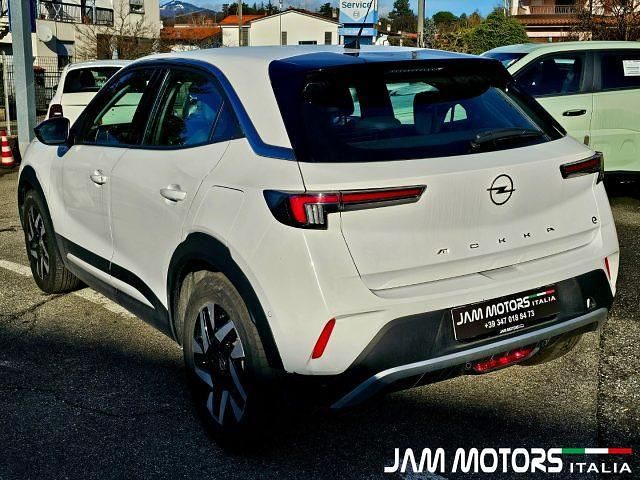 Usata Opel Mokka-e Elegance 100 kW (136 CV) 2022 Bianco pastello SUV