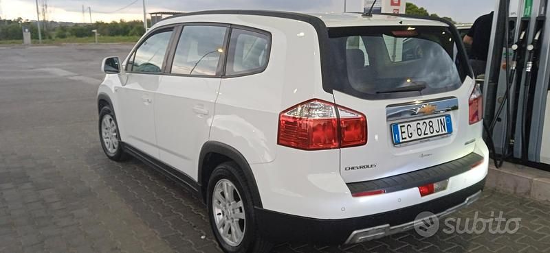 Usata Chevrolet Orlando 141 CV (103 kW) 2011 Bianco Monovolume