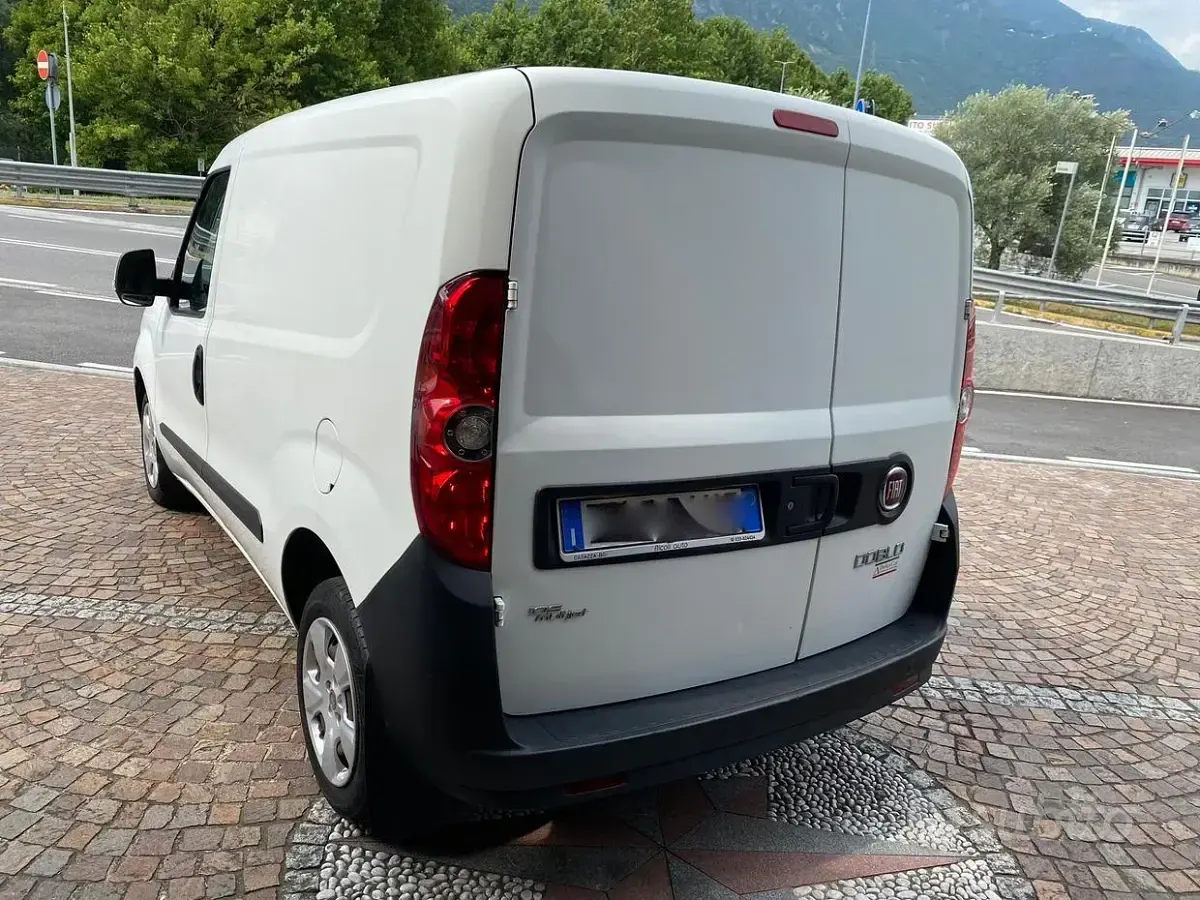 Usata Fiat Doblò 105 CV (77 kW) 2014 Bianco Monovolume