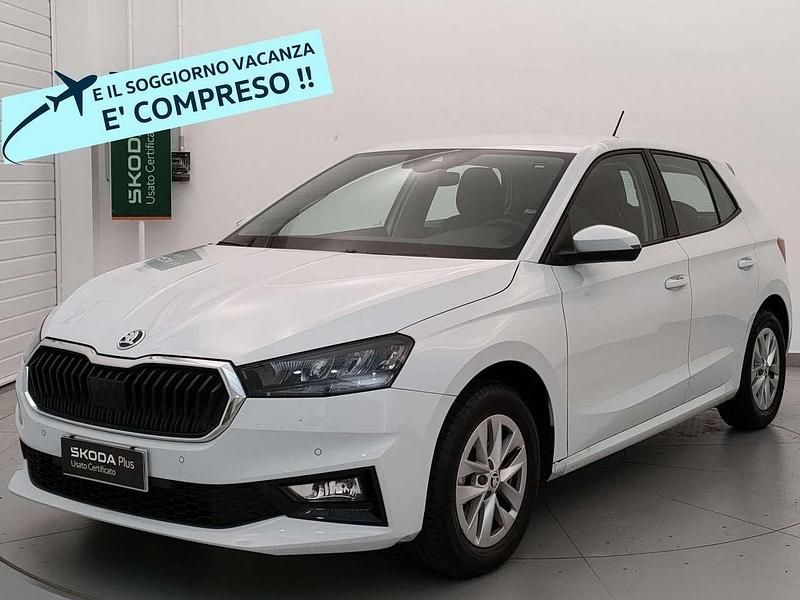 Bianco ghiacciaio met Usata 2024 Skoda Fabia Selection Due volumi | 16.900 € (Buon prezzo) - Immagine 1/3