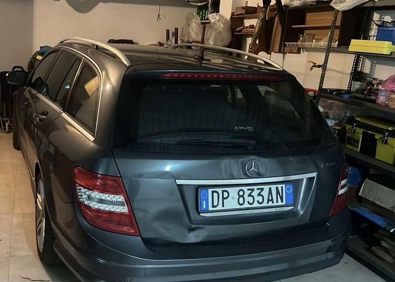 Usata Mercedes C220 AMG 170 CV (125 kW) 2008 Blu Station wagon