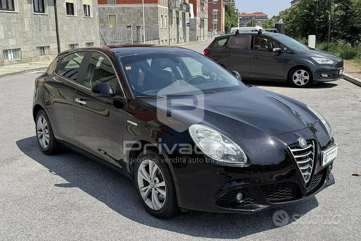 Usata Alfa Romeo Giulietta Distinctive 140 CV (102 kW) 2012 Nero Utilitaria
