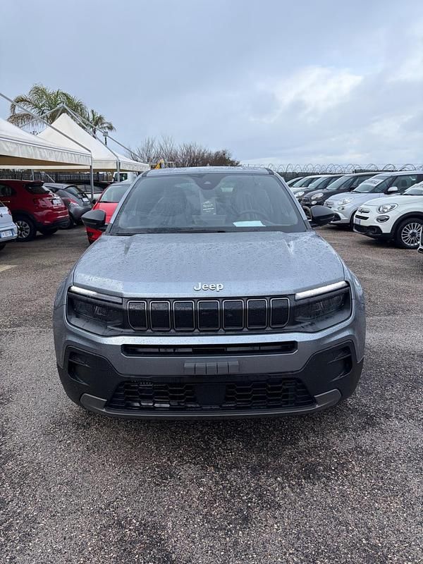 Nuova Jeep Avenger Longitude 101 CV (74 kW) 2025 Grigio SUV