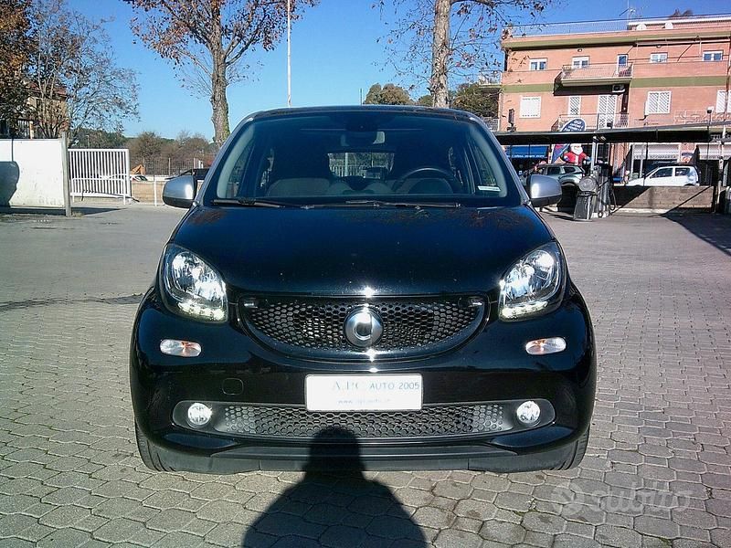 Usata Smart ForFour Passion 71 CV (52 kW) 2016 Nero Utilitaria