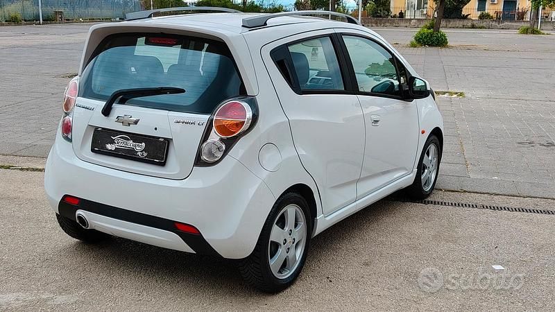 Usata Chevrolet Spark LT 82 CV (60 kW) 2010 Bianco Utilitaria