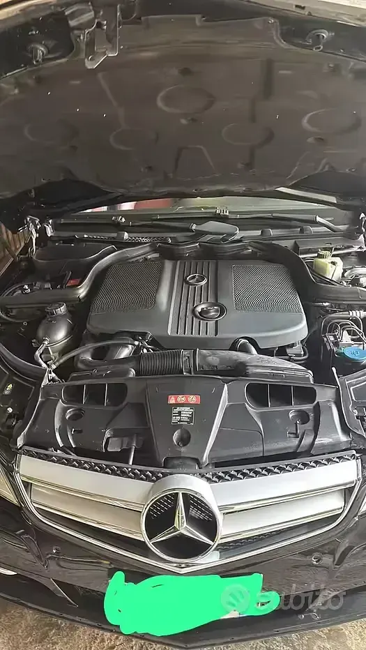 Usata Mercedes E220 170 CV (125 kW) 2011 Nero Cabrio