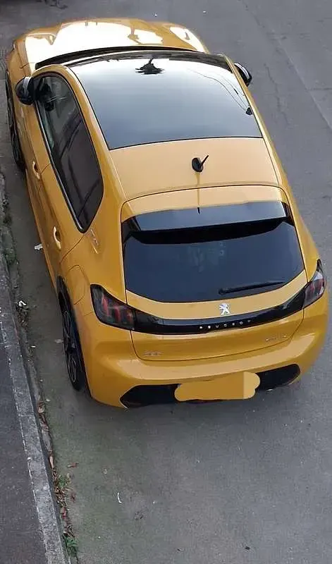 Usata Peugeot 208 GT-line 102 CV (75 kW) 2020 Utilitaria