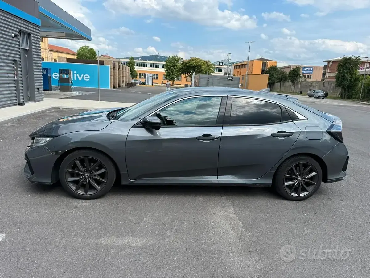 Usata Honda Civic Elegance 126 CV (92 kW) 2021 Grigio Berlina