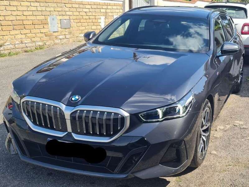 Grigio Usata 2025 BMW 520 M Sport Station wagon | 55.400 € (Buon prezzo) - Immagine 1/4