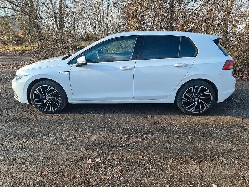 Usata VW Golf VIII 130 CV (95 kW) 2020 Bianco Berlina