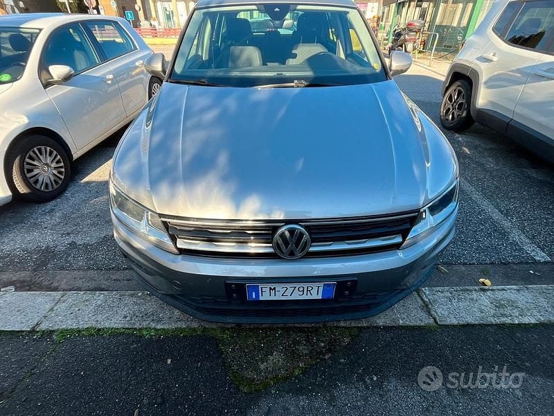 Grigio Usata 2017 VW Tiguan Business SUV | 18.600 € (Buon prezzo) - Immagine 1/4