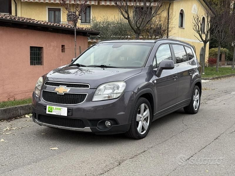 Grigio scuro Usata 2013 Chevrolet Orlando LTZ Monovolume | 5990 € (Buon prezzo) - Immagine 1/4