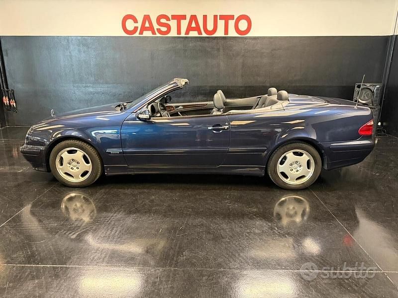 Usata Mercedes CLK230 Elegance 193 CV (141 kW) 1999 Blu Cabrio