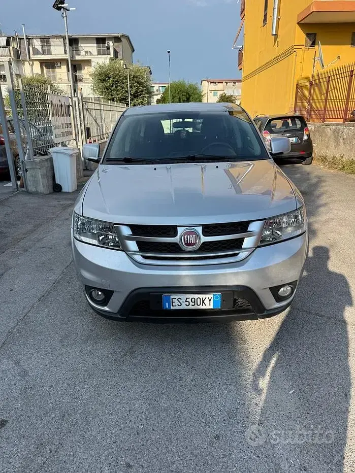 Usata Fiat Freemont Lounge 140 CV (102 kW) 2013 Grigio SUV