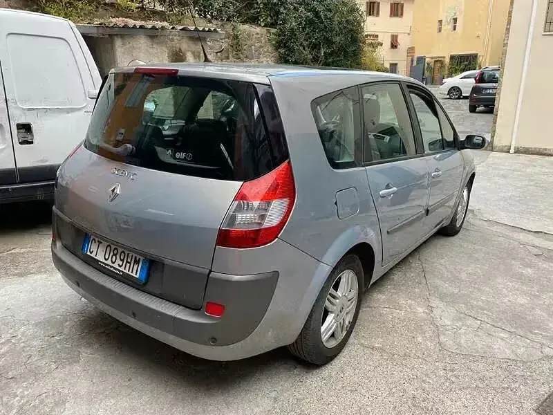 Usata Renault Scénic 120 CV (88 kW) 2005 Grigio Monovolume