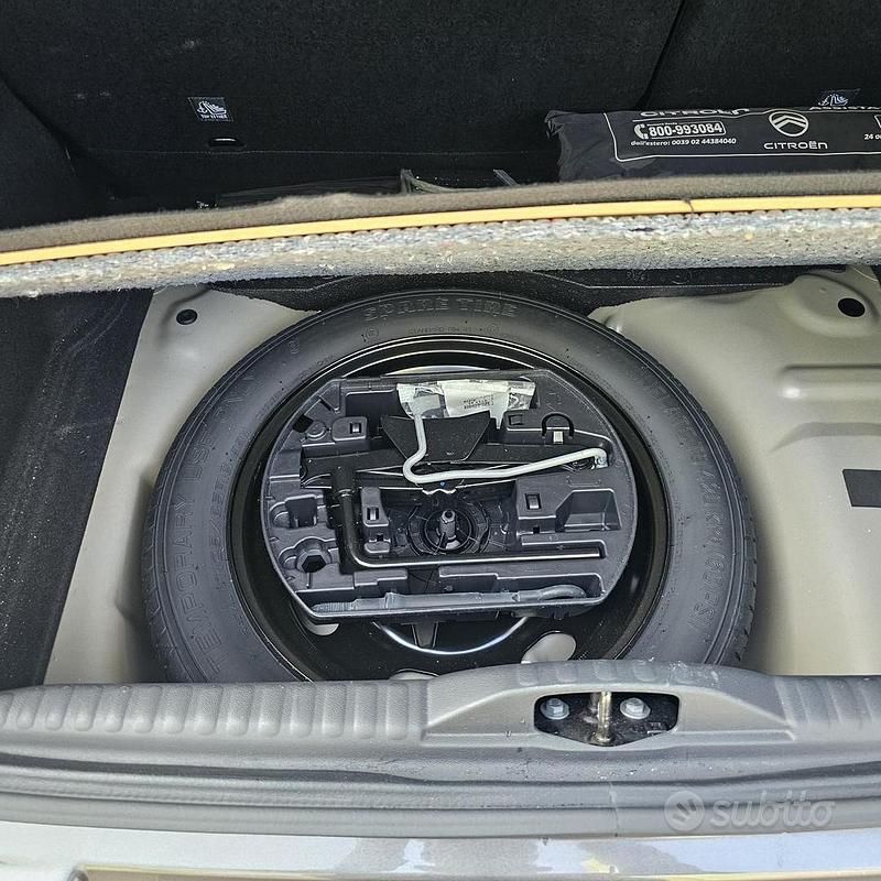 Gebraucht Citroën C3 102 PS (75 kW) 2024 Grau Kleinwagen