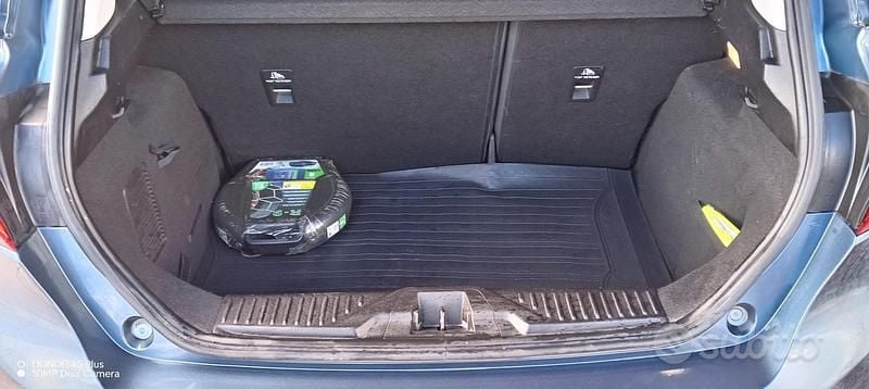 Usata Ford Fiesta Active 100 CV (73 kW) 2019 Blu Utilitaria