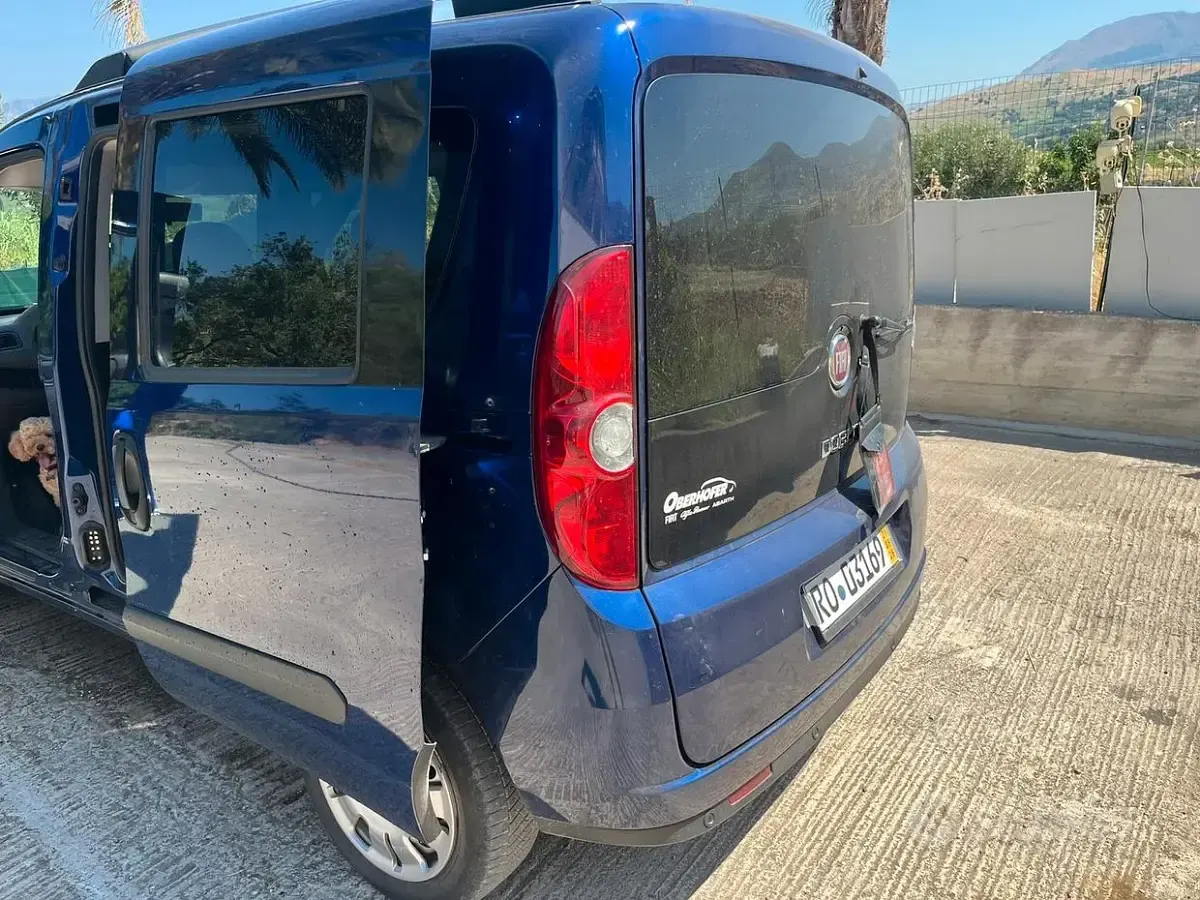 Usata Fiat Doblò 135 CV (99 kW) 2014 Bluazzurro Monovolume