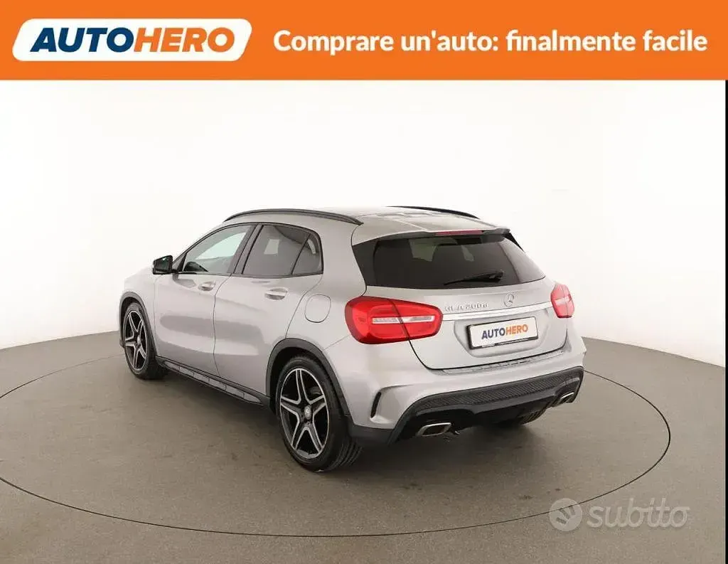 Usata Mercedes GLA200 136 CV (100 kW) 2016 Grigio SUV