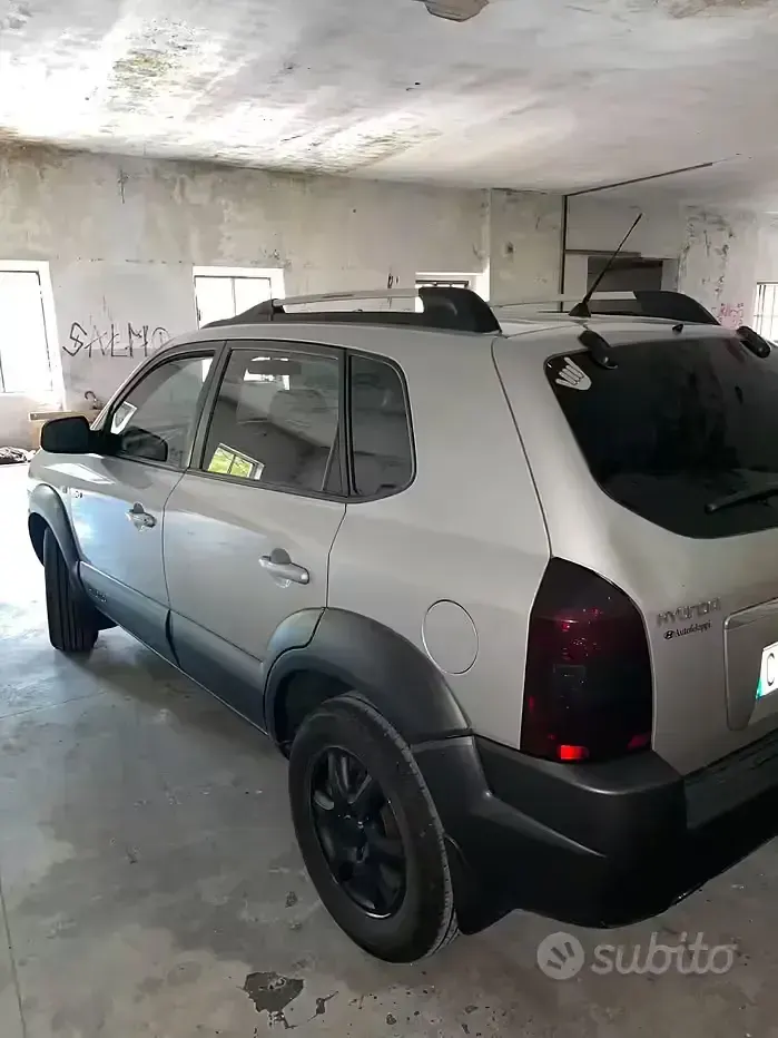 Usata Hyundai Tucson 141 CV (103 kW) 2005 Grigio SUV