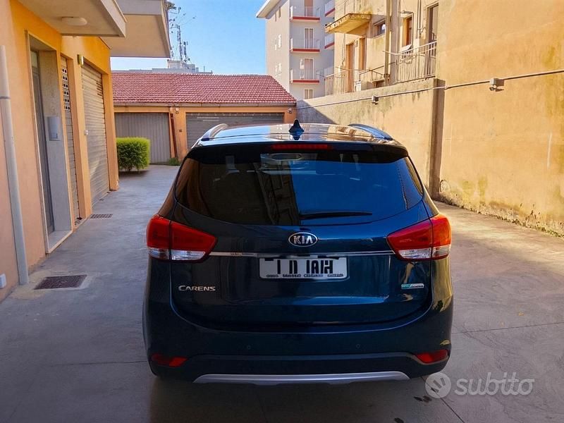 Usata Kia Carens 116 CV (85 kW) 2017 Blu Monovolume