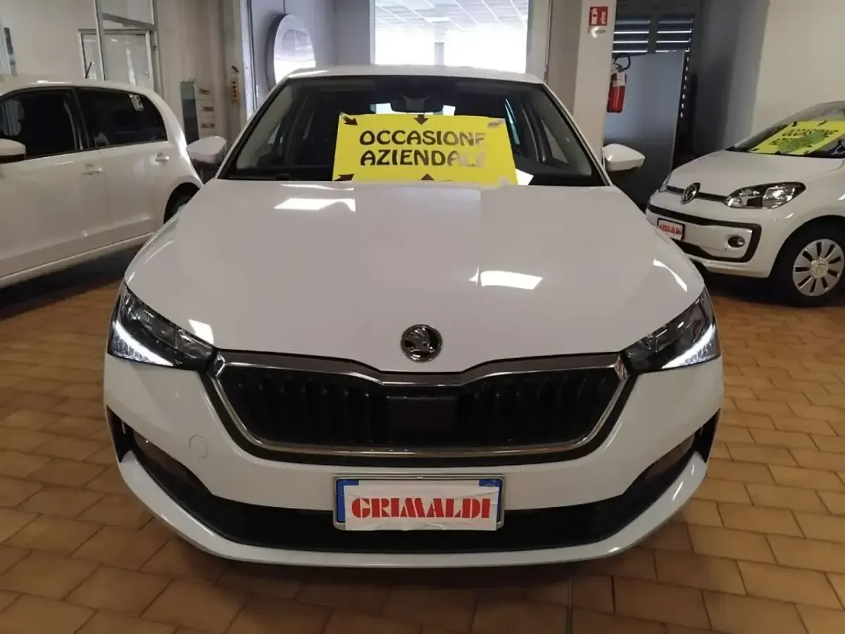 Usata Skoda 110 R Ambition 110 CV (80 kW) 2021 Bianco luna Berlina