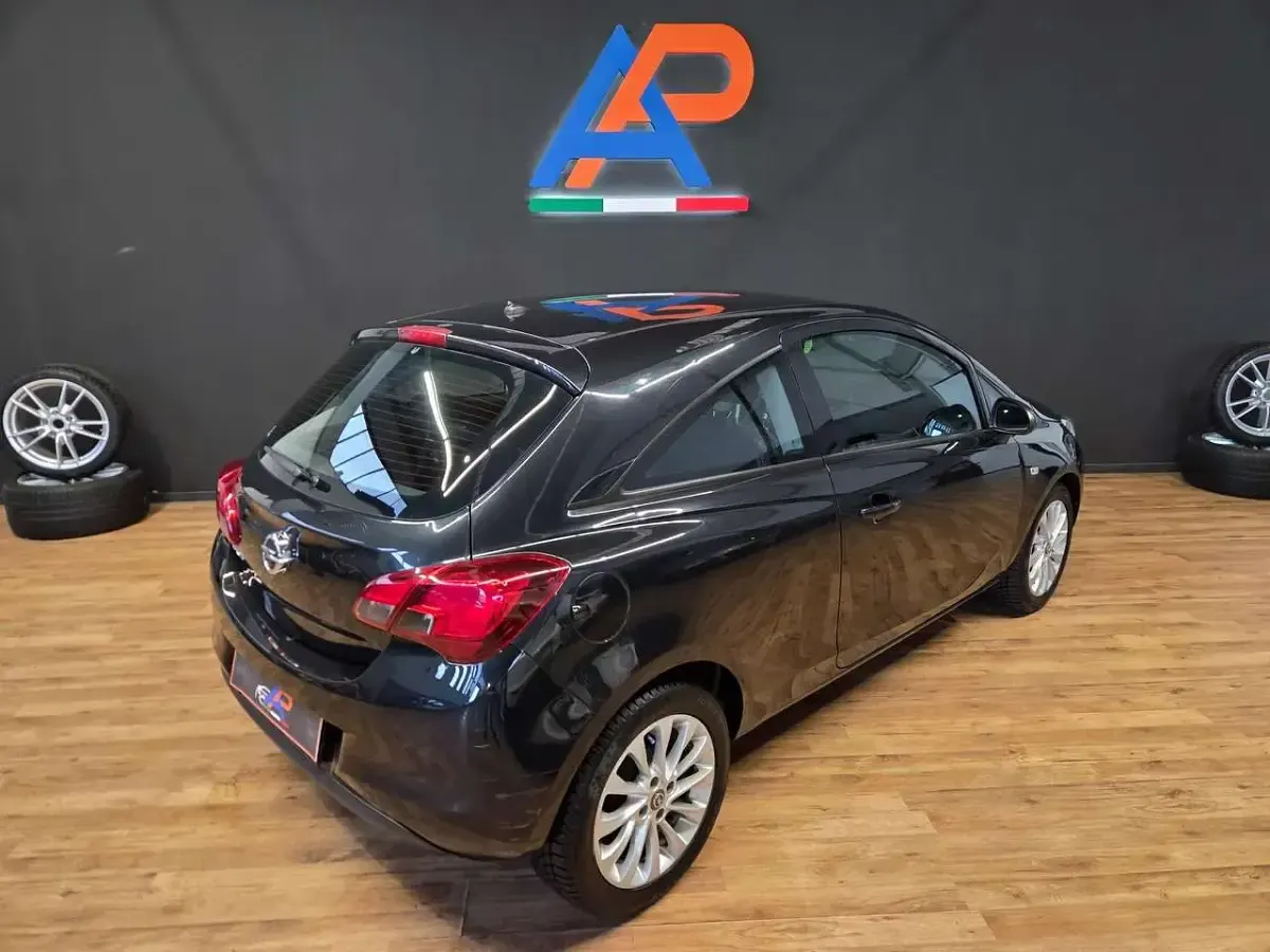Usata Opel Corsa 90 CV (66 kW) 2016 Nero Utilitaria