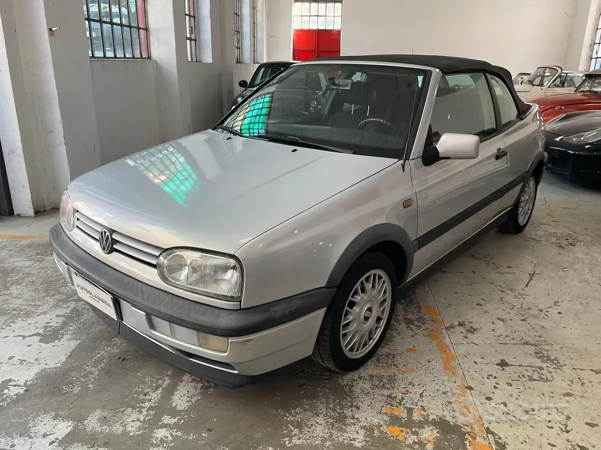 Usata VW Golf Cabriolet Pro 101 CV (74 kW) 1998 Grigio Cabrio