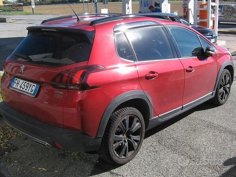 Usata Peugeot 2008 GT-line 120 CV (88 kW) 2017 Rosso SUV
