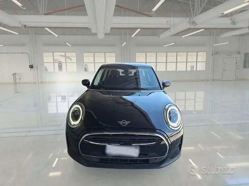 Usata Mini Cooper Classic 136 CV (100 kW) 2022 Nero Utilitaria