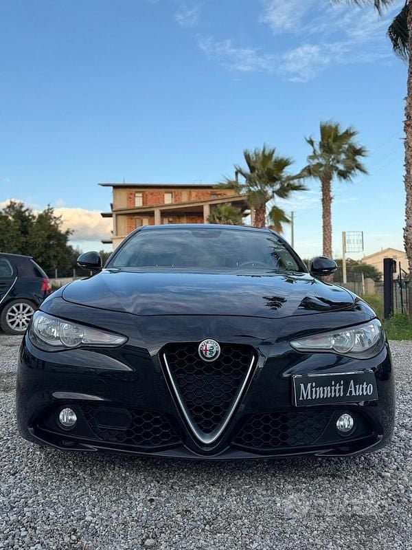 Usata Alfa Romeo Giulia Business 150 CV (110 kW) 2017 Nero Berlina